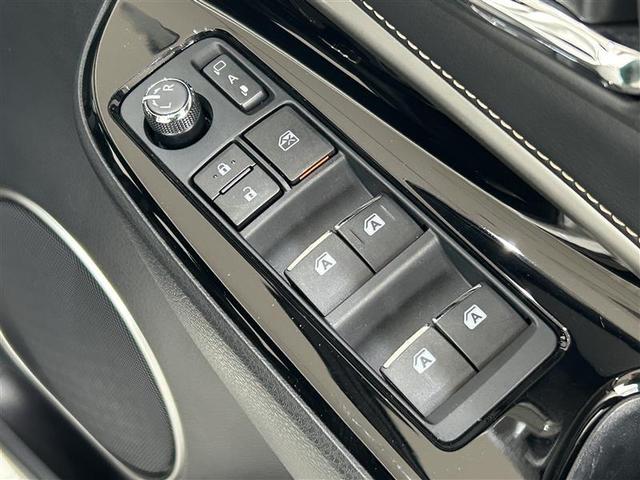 ハリアー プレミアム　メタル　アンド　レザーパッケージ　横滑り防止機能　メモリナビ　プリクラッシュセーフティー　レザーシート　キーレス　アルミホイール　ＡＢＳ　地デジ　バックガイドモニター　クルーズコントロール　ワンオーナー　盗難防止装置　パワーシート（9枚目）