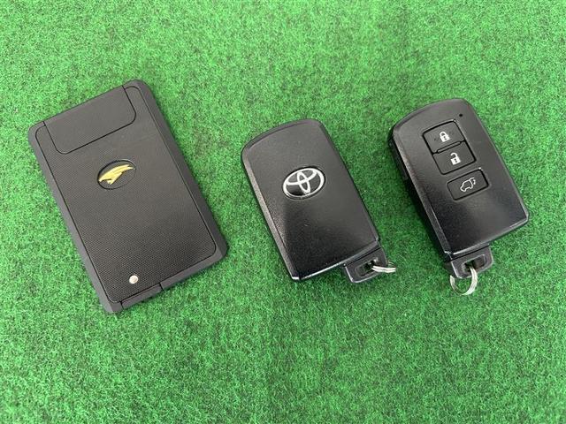 ハリアー プレミアム　メタル　アンド　レザーパッケージ　横滑り防止機能　メモリナビ　プリクラッシュセーフティー　レザーシート　キーレス　アルミホイール　ＡＢＳ　地デジ　バックガイドモニター　クルーズコントロール　ワンオーナー　盗難防止装置　パワーシート（39枚目）