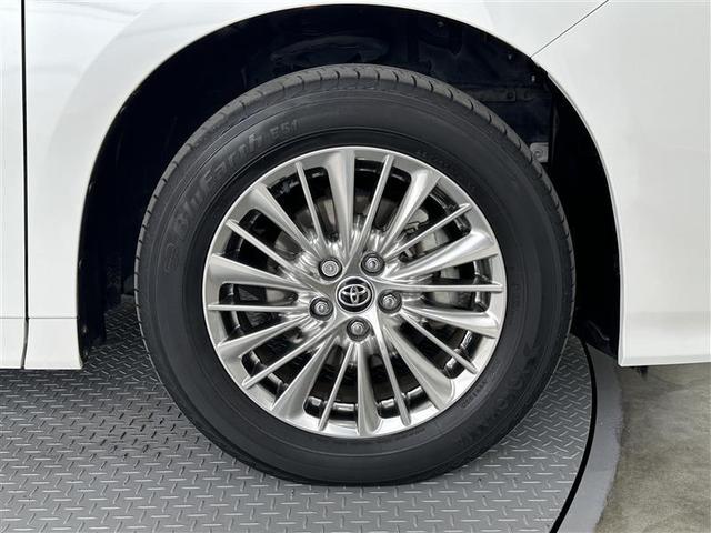 アルファードハイブリッド ＳＲ　Ｃパッケージ　点検記録簿　ワンオナ　バックモニター　オートエアコン　ＬＥＤ　横滑り防止機能　ＡＢＳ　イモビ　アルミ　ドライブレコーダー　ナビ＆ＴＶ　４ＷＤ　ミュージックプレイヤー接続可　３列シート　メモリーナビ（7枚目）