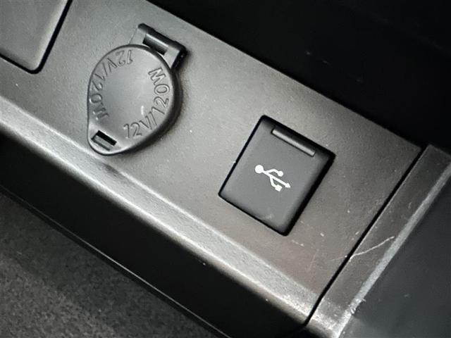 アルファードハイブリッド ＳＲ　Ｃパッケージ　点検記録簿　ワンオナ　バックモニター　オートエアコン　ＬＥＤ　横滑り防止機能　ＡＢＳ　イモビ　アルミ　ドライブレコーダー　ナビ＆ＴＶ　４ＷＤ　ミュージックプレイヤー接続可　３列シート　メモリーナビ（23枚目）