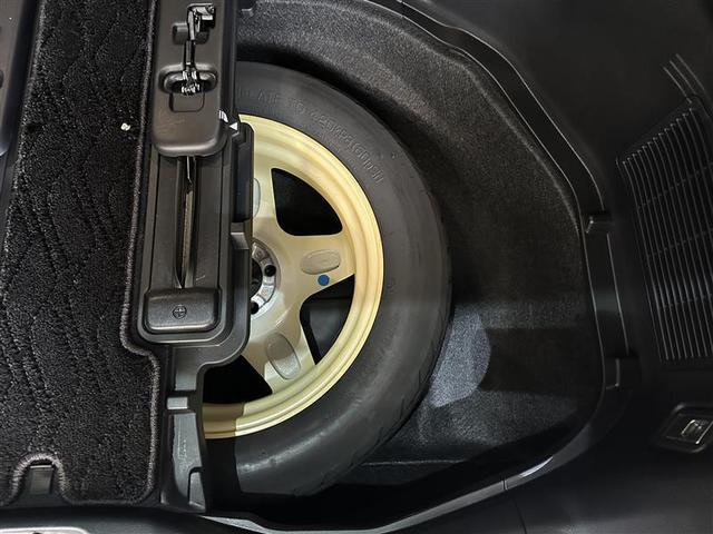 アルファードハイブリッド ＳＲ　Ｃパッケージ　点検記録簿　ワンオナ　バックモニター　オートエアコン　ＬＥＤ　横滑り防止機能　ＡＢＳ　イモビ　アルミ　ドライブレコーダー　ナビ＆ＴＶ　４ＷＤ　ミュージックプレイヤー接続可　３列シート　メモリーナビ（32枚目）