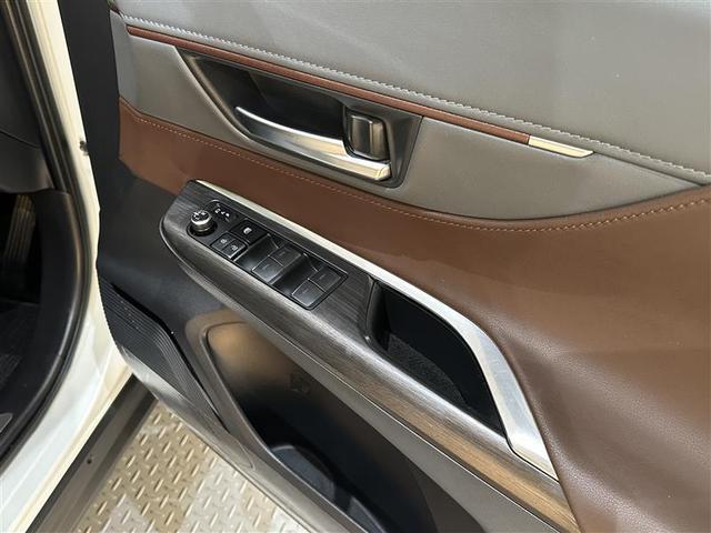 ハリアーハイブリッド Ｚ　エアロ　地上デジタル　衝突被害軽減　サイドエアバッグ　ＬＥＤランプ　Ｂモニタ　クルコン　ナビＴＶ　１オーナー　横滑り防止装置　スマートキー　盗難防止システム　ＡＢＳ　アルミ　ＥＴＣ付　エアバッグ（8枚目）