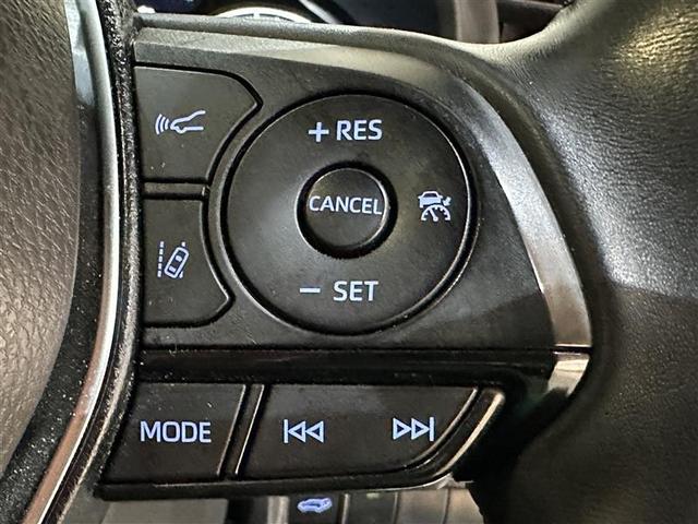 ハリアーハイブリッド Ｚ　エアロ　地上デジタル　衝突被害軽減　サイドエアバッグ　ＬＥＤランプ　Ｂモニタ　クルコン　ナビＴＶ　１オーナー　横滑り防止装置　スマートキー　盗難防止システム　ＡＢＳ　アルミ　ＥＴＣ付　エアバッグ（13枚目）