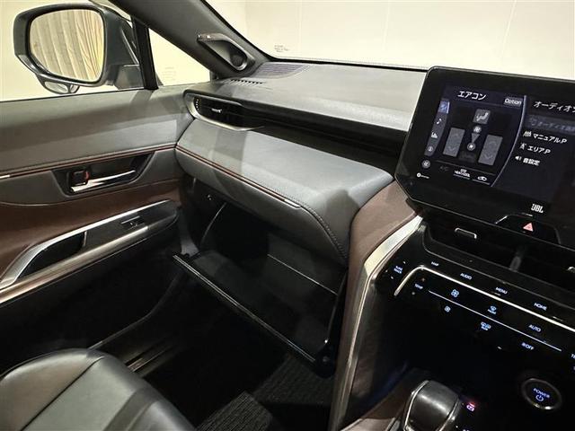 ハリアーハイブリッド Ｚ　エアロ　地上デジタル　衝突被害軽減　サイドエアバッグ　ＬＥＤランプ　Ｂモニタ　クルコン　ナビＴＶ　１オーナー　横滑り防止装置　スマートキー　盗難防止システム　ＡＢＳ　アルミ　ＥＴＣ付　エアバッグ（22枚目）