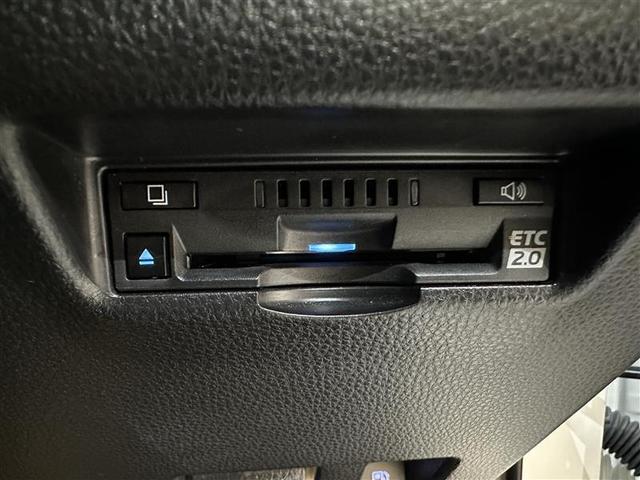 ハリアーハイブリッド Ｚ　エアロ　地上デジタル　衝突被害軽減　サイドエアバッグ　ＬＥＤランプ　Ｂモニタ　クルコン　ナビＴＶ　１オーナー　横滑り防止装置　スマートキー　盗難防止システム　ＡＢＳ　アルミ　ＥＴＣ付　エアバッグ（23枚目）