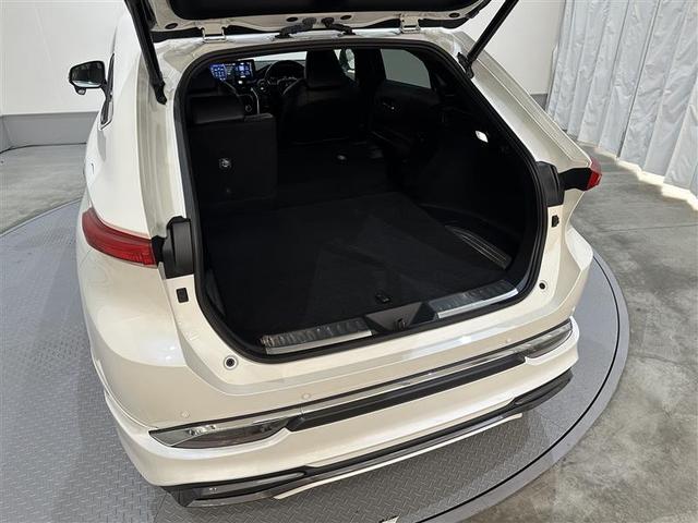 ハリアーハイブリッド Ｚ　エアロ　地上デジタル　衝突被害軽減　サイドエアバッグ　ＬＥＤランプ　Ｂモニタ　クルコン　ナビＴＶ　１オーナー　横滑り防止装置　スマートキー　盗難防止システム　ＡＢＳ　アルミ　ＥＴＣ付　エアバッグ（28枚目）