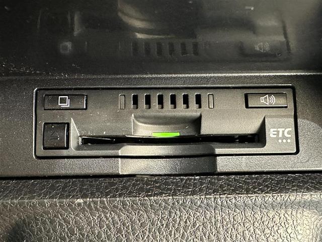 ヴォクシー ZS 煌III プリクラッシュ スマートキ アイスト DVD再生機能 記録簿付き 横滑り防止装置 ナビTV アルミ 三列シート WAC 盗難防止 オートエアコン キーレス ETC装備 パワステ メモリナビ クルコン(23枚目)