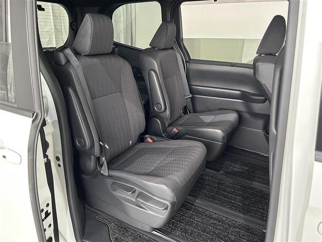 ヴォクシー Ｓ－Ｇ　点検記録簿付　Ｒカメラ　ミュージックプレイヤー接続可　メモリーナビ　アルミホイル　ＬＥＤヘッドランプ　横滑り防止装置　スマートキ　キーレスエントリー　３列シート　ナビ＆ＴＶ　フルセグテレビ　ＥＴＣ（26枚目）