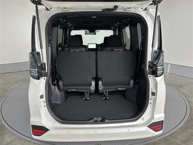 ヴォクシー Ｓ－Ｇ　点検記録簿付　Ｒカメラ　ミュージックプレイヤー接続可　メモリーナビ　アルミホイル　ＬＥＤヘッドランプ　横滑り防止装置　スマートキ　キーレスエントリー　３列シート　ナビ＆ＴＶ　フルセグテレビ　ＥＴＣ（30枚目）