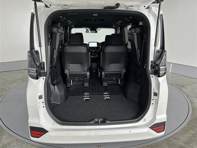 ヴォクシー Ｓ－Ｇ　点検記録簿付　Ｒカメラ　ミュージックプレイヤー接続可　メモリーナビ　アルミホイル　ＬＥＤヘッドランプ　横滑り防止装置　スマートキ　キーレスエントリー　３列シート　ナビ＆ＴＶ　フルセグテレビ　ＥＴＣ（31枚目）