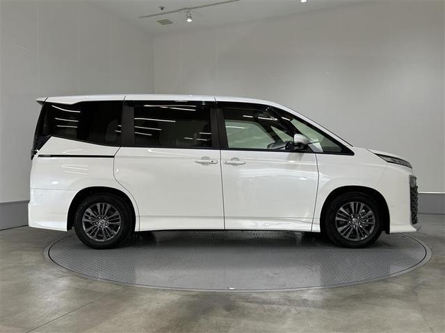 ヴォクシー Ｓ－Ｇ　点検記録簿付　Ｒカメラ　ミュージックプレイヤー接続可　メモリーナビ　アルミホイル　ＬＥＤヘッドランプ　横滑り防止装置　スマートキ　キーレスエントリー　３列シート　ナビ＆ＴＶ　フルセグテレビ　ＥＴＣ（33枚目）