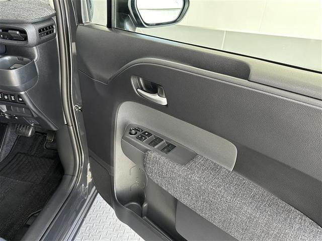 シエンタ Ｚ　Ｗ電動ドア　イモビ　クルーズＣ　ＬＥＤヘッドランプ　ＥＴＣ　Ｓキー　横滑り防止機能　メモリーナビ　パワーウィンドウ　エアバック　ＡＢＳ　ドラレコ　カーテンエアバック　ウォークスルー　オートエアコン（9枚目）