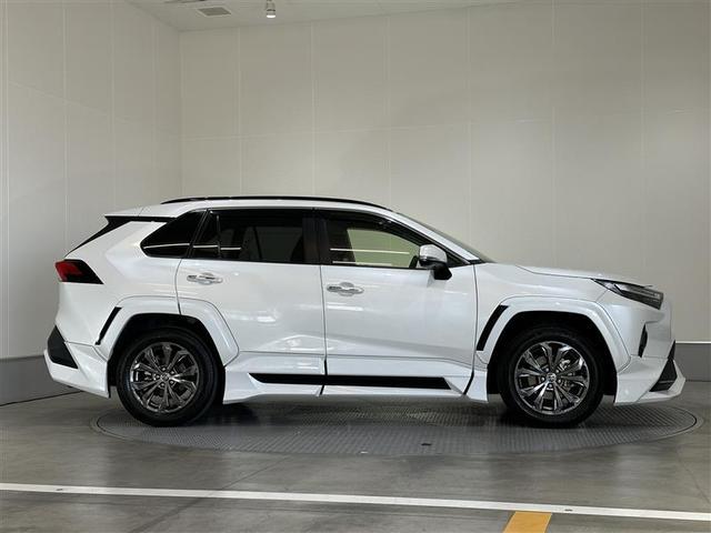 ＲＡＶ４ ハイブリッドＧ　盗難防止　ＬＥＤランプ　点検記録簿　エアロ　スマートキー＆プッシュスタート　地デジチューナー　オートエアコン　４ＷＤ車　メディアプレイヤー接続　ナビＴＶ　横滑防止　運転席パワーシート　ＡＷ　エアバッグ（4枚目）