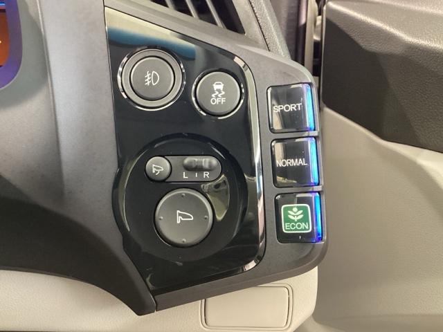ＣＲ－Ｚ α　６Ｍ／Ｔ・オーディオレス・ＥＴＣ・盗難防止装置・禁煙車・ワンオーナー・ＶＳＡ・Ｗエアバック・ＨＩＤヘッドライト・オートＡ／Ｃ・フォグライト・クルーズコントロール・取扱説明書・記録簿・スペアキー（16枚目）