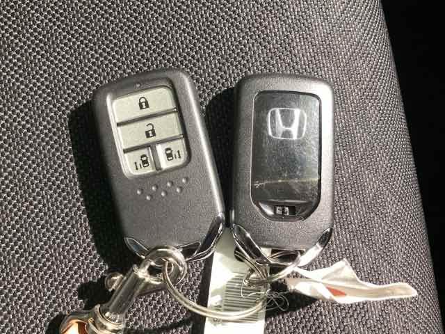 フリード＋ Ｇ・ホンダセンシング　Ｂｌｕｅｔｏｏｔｈ・純正ナビ・リアカメラ・ＥＴＣ・禁煙車・ワンオーナー・ＶＳＡ・ＳＲＳエアバック・両側電動スライドドア・ＨＩＤヘッドライト・オートＡ／Ｃ・フロントガラス熱線・記録簿・スペアキー（25枚目）