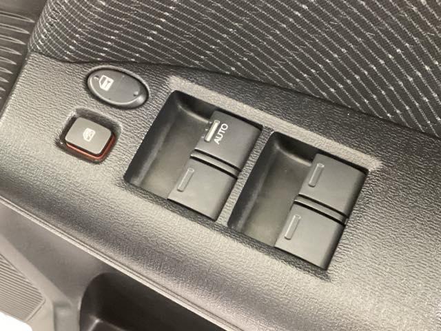 フリードハイブリッド ジャストセレクション　Ｂｌｕｅｔｏｏｔｈ・社外メモリーナビ・リアカメラ・ＥＴＣ・禁煙車・ＶＳＡ・ＳＲＳエアバック・クルーズコントロール・ＨＩＤヘッドライト・オートＡ／Ｃ・左側電動スライドドア・スマートキー・取扱説明書（21枚目）