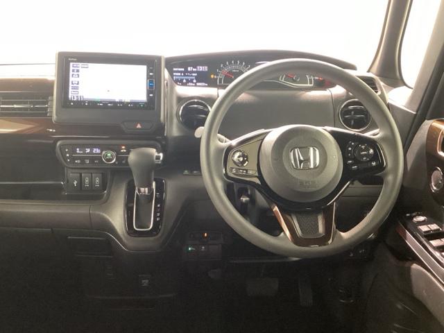 N-BOXカスタム L Bluetooth・純正ナビ・リアカメラ・ETC・前後ドラレコ・禁煙車・ワンオーナー・VSA・カーテンエアバック・両側電動スライドドア・シートヒーター・パーキングセンサー・LEDヘッドライト・記録簿(10枚目)