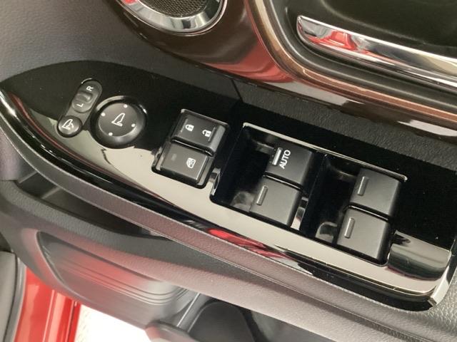 N-BOXカスタム L Bluetooth・純正ナビ・リアカメラ・ETC・前後ドラレコ・禁煙車・ワンオーナー・VSA・カーテンエアバック・両側電動スライドドア・シートヒーター・パーキングセンサー・LEDヘッドライト・記録簿(28枚目)