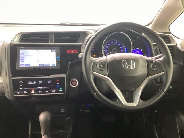 フィット 15XL Bluetooth・純正ナビ・リアカメラ・ETC・禁煙車・安心パッケージ・VAS・サイドカーテンエアバック・シートヒーター・HIDヘッドライト・ドアバイザー・オートA/C・スペアキー・スマートキー(9枚目)