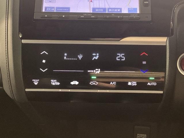 フィット 15XL Bluetooth・純正ナビ・リアカメラ・ETC・禁煙車・安心パッケージ・VAS・サイドカーテンエアバック・シートヒーター・HIDヘッドライト・ドアバイザー・オートA/C・スペアキー・スマートキー(12枚目)