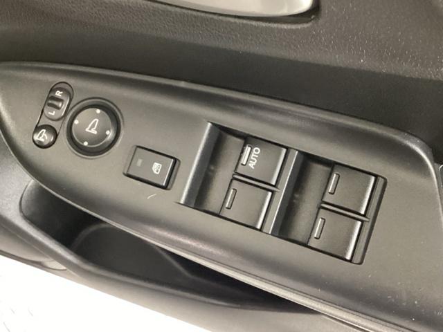 フィット 15XL Bluetooth・純正ナビ・リアカメラ・ETC・禁煙車・安心パッケージ・VAS・サイドカーテンエアバック・シートヒーター・HIDヘッドライト・ドアバイザー・オートA/C・スペアキー・スマートキー(22枚目)