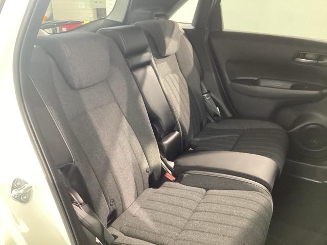 フィット ｅ：ＨＥＶホーム　当社デモカー・Ｂｌｕｅｔｏｏｔｈ・純正ナビ・リアカメラ・ＥＴＣ２．０・前後ドラレコ・・禁煙車・ワンオーナー・ＶＳＡ・サイドカーテンエアバック・電子パーキング・ブレーキホールド・ドアバイザー・スペアキー（8枚目）