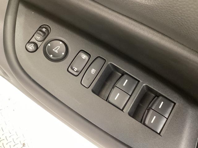 フィット ｅ：ＨＥＶホーム　当社デモカー・Ｂｌｕｅｔｏｏｔｈ・純正ナビ・リアカメラ・ＥＴＣ２．０・前後ドラレコ・・禁煙車・ワンオーナー・ＶＳＡ・サイドカーテンエアバック・電子パーキング・ブレーキホールド・ドアバイザー・スペアキー（22枚目）