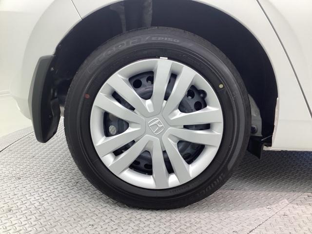 フィット ｅ：ＨＥＶホーム　当社デモカー・Ｂｌｕｅｔｏｏｔｈ・純正ナビ・リアカメラ・ＥＴＣ２．０・前後ドラレコ・・禁煙車・ワンオーナー・ＶＳＡ・サイドカーテンエアバック・電子パーキング・ブレーキホールド・ドアバイザー・スペアキー（29枚目）