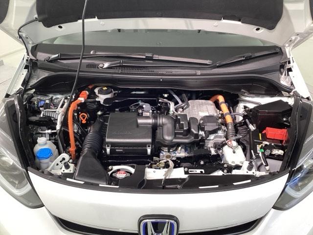 フィット ｅ：ＨＥＶホーム　当社デモカー・Ｂｌｕｅｔｏｏｔｈ・純正ナビ・リアカメラ・ＥＴＣ２．０・前後ドラレコ・・禁煙車・ワンオーナー・ＶＳＡ・サイドカーテンエアバック・電子パーキング・ブレーキホールド・ドアバイザー・スペアキー（31枚目）