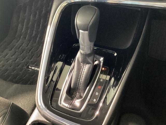 ヴェゼル e:HEVZ Bluetooth・純正ナビ・リアカメラ・ETC・前後ドラレコ・禁煙車・ワンオーナー・VSA・サイドカーテンエアバック・電子パーキング・ブレーキホールド・シートヒーター・パワーテールゲート・取扱説明書(16枚目)