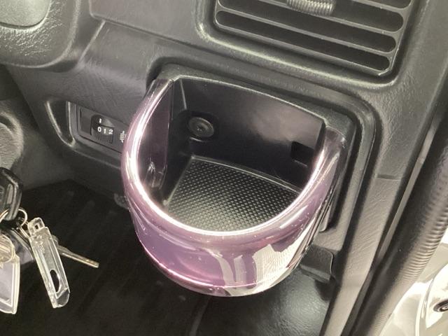 アクティバン SDX AM/FMチューナー・キーレスエントリー・SRSエアバック・エアコン・パワステ・箱バン・禁煙車・ワンオーナー・ドアバイザー・ドリンクホルダー・取扱説明書・記録簿・スペアキー(15枚目)