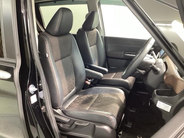 フリード クロスター・ホンダセンシング　Ｂｌｕｅｔｏｏｔｈ・純正ナビ・リアカメラ・ＥＴＣ２．０・前後ドラレコ・禁煙車・ワンオーナー・ＶＳＡ・サイドカーテンエアバック・両側電動スライドドア・シートヒーター・パーキングセンサー・オートＡ／Ｃ（7枚目）