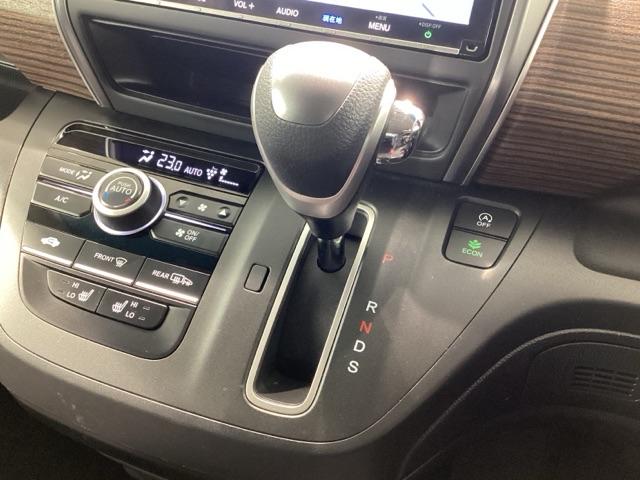 フリード クロスター・ホンダセンシング　Ｂｌｕｅｔｏｏｔｈ・純正ナビ・リアカメラ・ＥＴＣ２．０・前後ドラレコ・禁煙車・ワンオーナー・ＶＳＡ・サイドカーテンエアバック・両側電動スライドドア・シートヒーター・パーキングセンサー・オートＡ／Ｃ（15枚目）