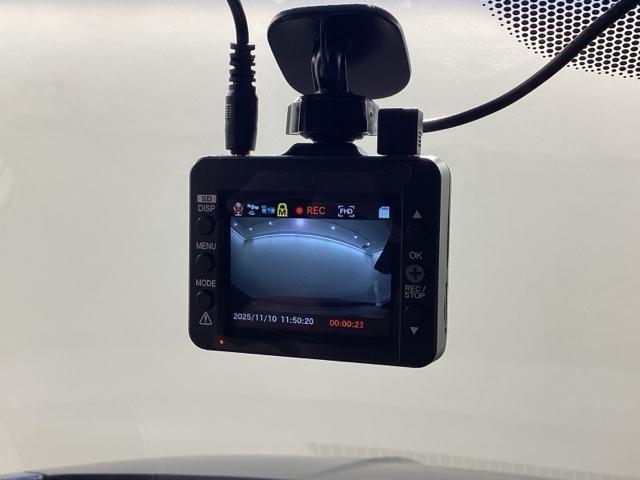 ヴェゼル ハイブリッドＲＳ・ホンダセンシング　Ｂｌｕｅｔｏｏｔｈ・純正ナビ・リアカメラ・ＥＴＣ・前後ドラレコ・禁煙車・ＶＳＡ・カーテンエアバック・電子パーキング・ブレーキホールド・シートヒーター・車両接近警報装置・オートＡ／Ｃ・取扱説明書・記録簿（22枚目）