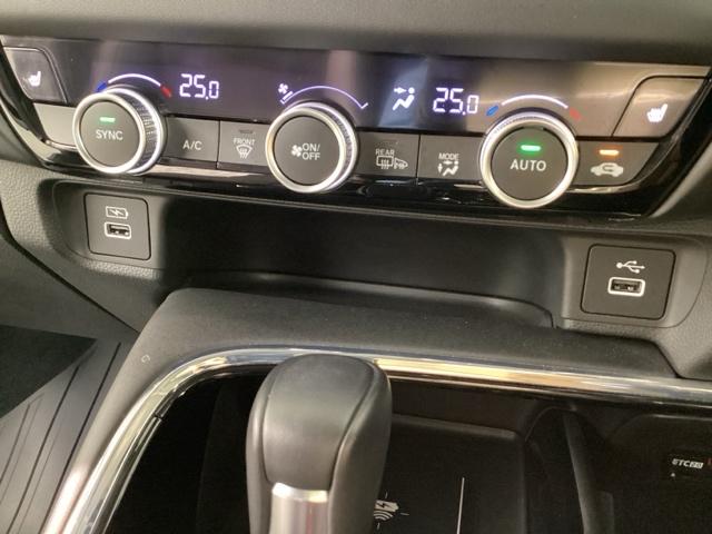 ヴェゼル e:HEVZ Bluetooth・CONNECTディスプレイ・マルチビューカメラ・ETC2.0・前後ドラレコ・禁煙車・VSA・カーテンエアバック・パワーテールゲート・シートヒーター・電子パーキング・ブレーキホールド(15枚目)