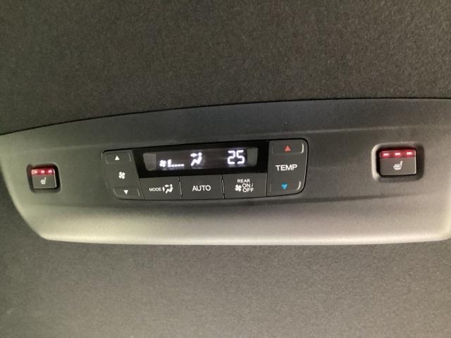 ステップワゴン ｅ：ＨＥＶスパーダプレミアムライン　Ｂｌｕｅｔｏｏｔｈ・純正ナビ・リアカメラ・ＥＴＣ２．０・ドラレコ・禁煙車・ワンオーナー・ＶＳＡ・サイドカーテンエアバック・パワーテールゲート・電子パーキング・ブレーキホールド・シートヒーター（28枚目）