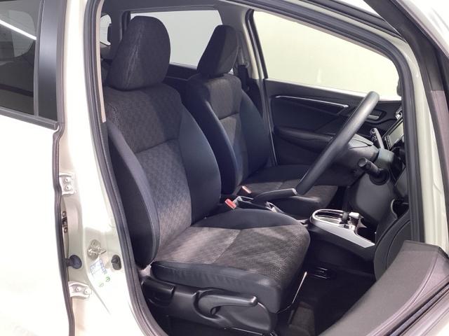 フィット 13G・Fパッケージ Bluetooth・純正ナビ・リアカメラ・ETC・ドラレコ・禁煙車・ワンオーナー・VSA・SRSエアバック・オートA/C・スマートキー・オートリトラミラー・ドアバイザー・取扱説明書・記録簿・スペアキー(7枚目)