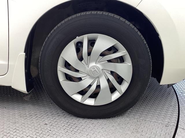 フィット 13G・Fパッケージ Bluetooth・純正ナビ・リアカメラ・ETC・ドラレコ・禁煙車・ワンオーナー・VSA・SRSエアバック・オートA/C・スマートキー・オートリトラミラー・ドアバイザー・取扱説明書・記録簿・スペアキー(27枚目)