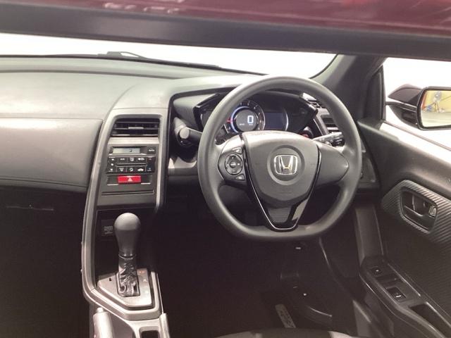 Ｓ６６０ β　安心パッケージ・オープンカー・スマートキー・盗難防止装置・禁煙車・ワンオーナー・ＶＳＡ・ＳＲＳエアバック・オートＡ／Ｃ・ＬＥＤヘッドライト・ＵＳＢ端子・純正アルミ・取扱説明書・記録簿・スペアキー（8枚目）