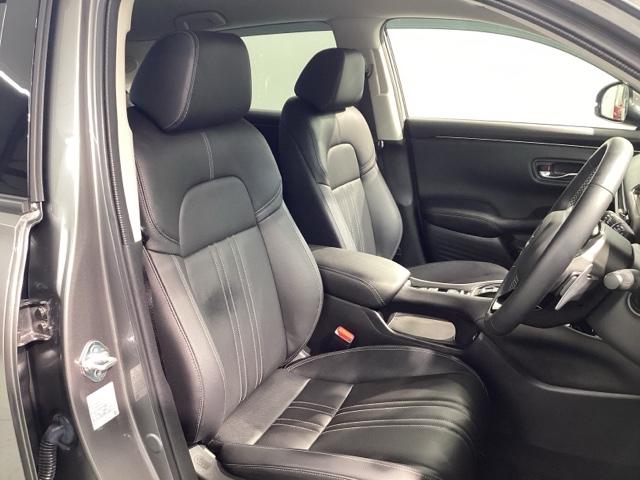 ＺＲ－Ｖ ｅ：ＨＥＶＺ　Ｂｌｕｅｔｏｏｔｈ・ＣＯＮＮＥＣＴディスプレイ・マルチビューカメラ・ＥＴＣ２．０・ＶＳＡ・カーテンエアバック・本革シート・パワーシート・シートヒーター・ステアリングヒーター・パワーテールゲート（7枚目）