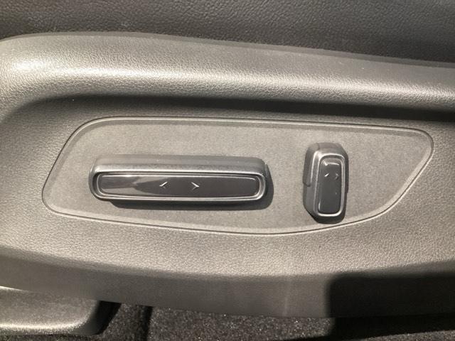 ＺＲ－Ｖ ｅ：ＨＥＶＺ　Ｂｌｕｅｔｏｏｔｈ・ＣＯＮＮＥＣＴディスプレイ・マルチビューカメラ・ＥＴＣ２．０・ＶＳＡ・カーテンエアバック・本革シート・パワーシート・シートヒーター・ステアリングヒーター・パワーテールゲート（8枚目）