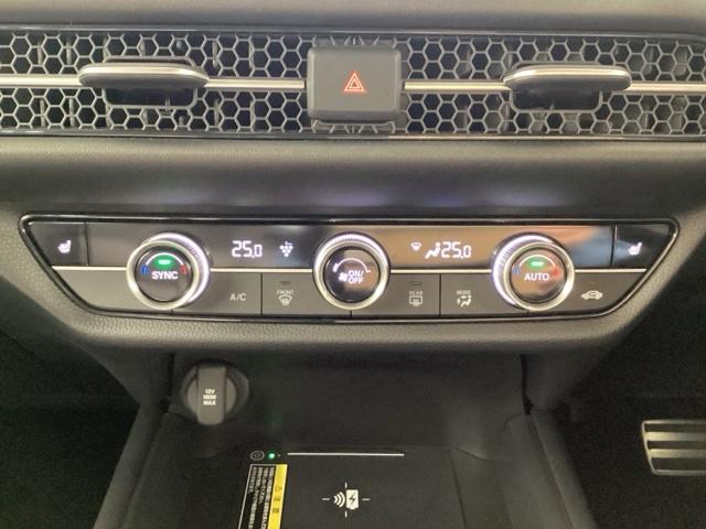 ＺＲ－Ｖ ｅ：ＨＥＶＺ　Ｂｌｕｅｔｏｏｔｈ・ＣＯＮＮＥＣＴディスプレイ・マルチビューカメラ・ＥＴＣ２．０・ＶＳＡ・カーテンエアバック・本革シート・パワーシート・シートヒーター・ステアリングヒーター・パワーテールゲート（13枚目）