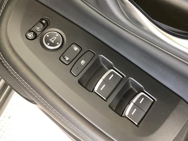 ＺＲ－Ｖ ｅ：ＨＥＶＺ　Ｂｌｕｅｔｏｏｔｈ・ＣＯＮＮＥＣＴディスプレイ・マルチビューカメラ・ＥＴＣ２．０・ＶＳＡ・カーテンエアバック・本革シート・パワーシート・シートヒーター・ステアリングヒーター・パワーテールゲート（26枚目）