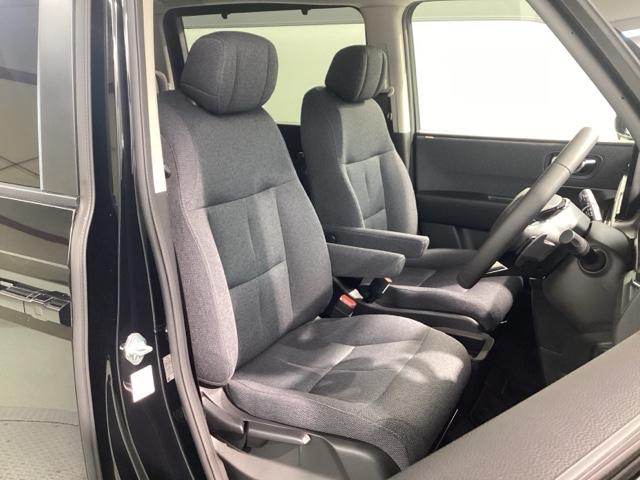 ステップワゴン ｅ：ＨＥＶエアー　当社デモカー・Ｂｌｕｅｔｏｏｔｈ・純正ナビ・マルチビューカメラ・ＥＴＣ２．０・前後ドラレコ・禁煙車・電動バックドア・ＶＳＡ・カーテンエアバック・シートヒーター電子パーキング・ブレーキホールド（8枚目）