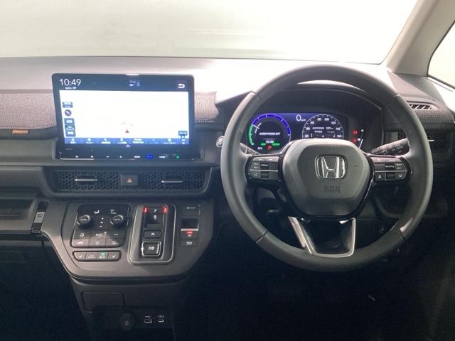 ステップワゴン ｅ：ＨＥＶエアー　当社デモカー・Ｂｌｕｅｔｏｏｔｈ・純正ナビ・マルチビューカメラ・ＥＴＣ２．０・前後ドラレコ・禁煙車・電動バックドア・ＶＳＡ・カーテンエアバック・シートヒーター電子パーキング・ブレーキホールド（11枚目）