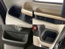 収納スペースや、ドリンクホルダーもついています。長距離ドライブで活躍する必需品ですね♪