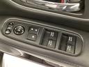 鍵や窓の開け閉めはこちらで!サイドミラーの調節も電動で出来ます。