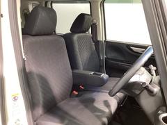 運転席、助手席☆ともに広々としており、ゆとりのある空間となっております♪ 7