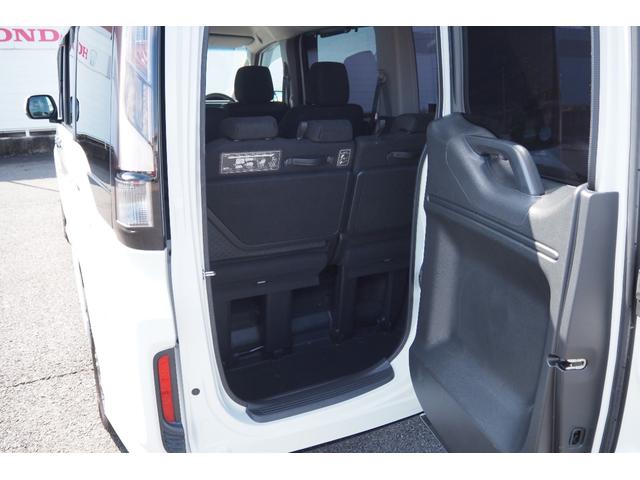 ステップワゴンスパーダ スパーダハイブリッドGホンダセンシング 純正ナビ/衝突軽減ブレーキ/サイドエアバック/クルーズコントロール/アルミホイール/両側パワースライドドア/TV/バックカメラ/(4枚目)