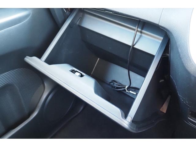 N-BOX GSSパッケージ 両側パワースライド/社外ナビ/横滑り防止/ABS/運転席助手席エアバッグ/TV/ディスチャージヘッドライト/アルミホイール/(50枚目)